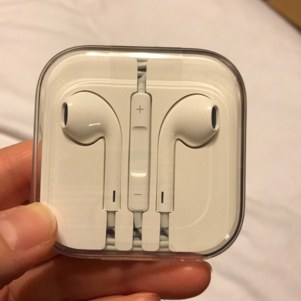 Apple EarPods with remote & mic